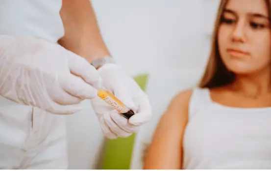 Preparing an injection with a syringe